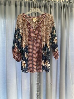fig and flower Navy & Rust Mixed-Print V-Neck Top